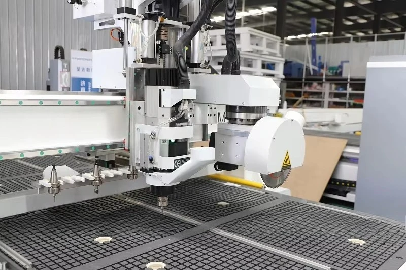Image 5: Machine de gravure CNC sur bois 1325 1530, routeur CNC pour le bois avec lame de scie, machine de découpe ATC, prix du routeur CNC