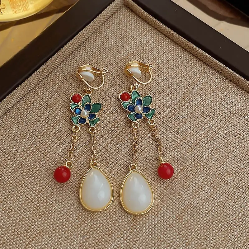 Chinese Classical Imitation Jade Waterdrop Clip on Earrings Non Piering for Women Hollowed Fan Dangle Earring Party Jewelry Gift