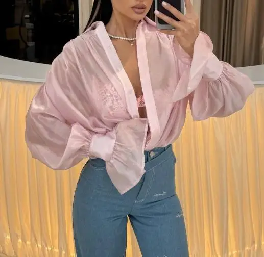 

Sweet and Fresh Loose Lantern Sleeves Long Sleeved Shirt with A Collared Sheer Sheer Sheer Lantern Sleeves Solid Color Shirt