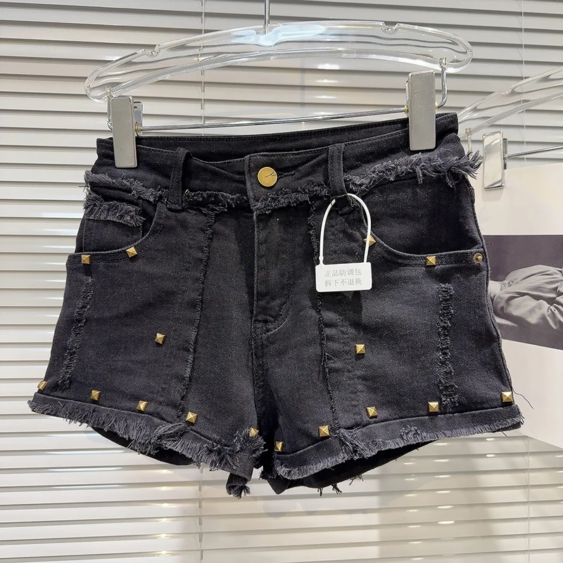 2025 새로운 패션 여름 여성 데님 반바지 슈퍼 레트로 리벳 패치 워크 Burrs 가장자리 넓은 다리 오래된 짧은 바지를 수행