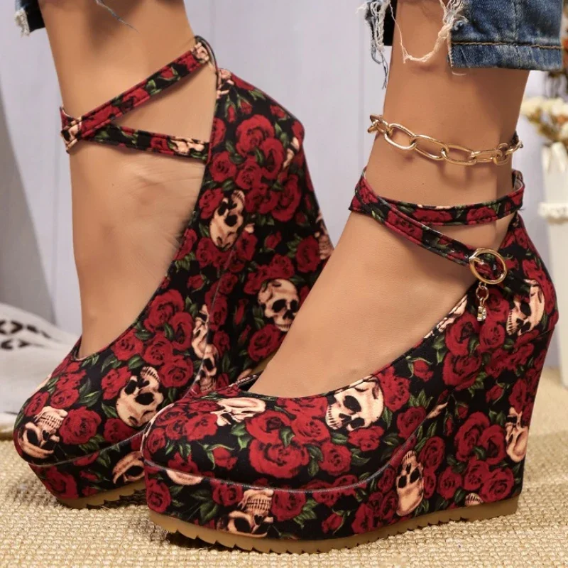 Skull Head Printed Short Shoes Women 2024 Autumn Winter New Platform Trend Wedge Shallow Shoes Baotou Slip on Shoes for Women