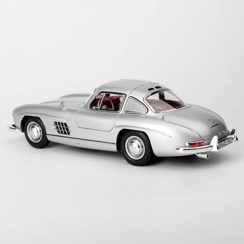 1954 Classic Retro Car 300SL Gullwing Door W198 for 1:18 Scale Alloy Door Opener Simulation Car Static Model Collection Display