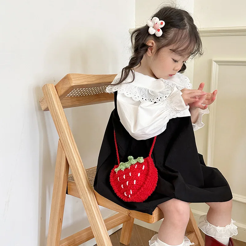 Handgebreide Kinderportemonnee Wollen Portemonnee Schattig Klein Meisje Aardbei Crossbody Tas Meisjes Mode Vrije Tijd Mini Schoudertas