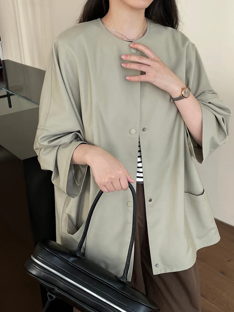 [EAM] Green Pocket Big Size Casual Jacket New Round Neck Long Sleeve Women Coat Fashion Tide Spring Autumn 2024  1DH7355