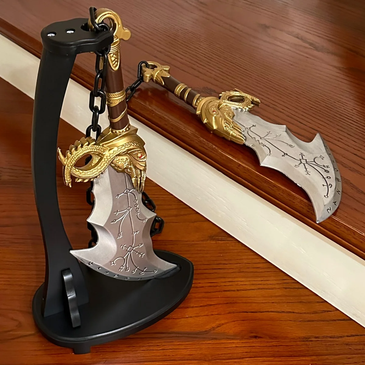 

17inch43cm God Of War Kratos Chaos Blade Wooden Sword Japanese Axe Sabre Original Anime Chain Blade Cosplay Accessories Prop Toy