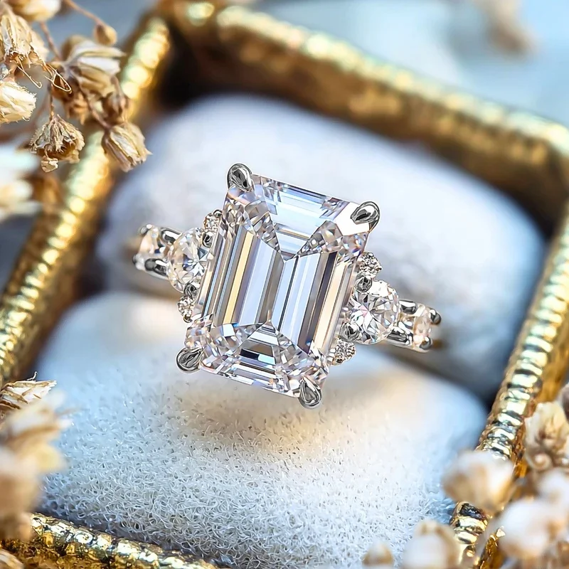 Huitan Stylish Ring with Rectangular CZ Simple Gentle Temperament Finger Accessory for Women Opulent Bright Engagement Jewelry