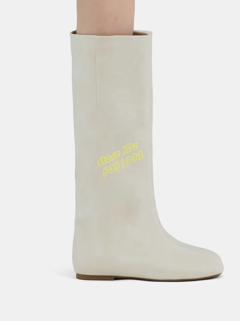 

Сапоги-ботфорты на плоской подошве с круглым носком, увеличивающие рост на 3 см, из матовой кожи, бежевые и черные, коллекция Runway 2026, новинка