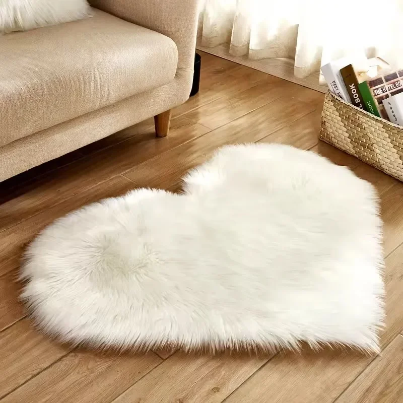 30x40cm Small Size Heart Shaped Fluffy Rug Shaggy Faux Wool Carpet Sofa Cushion Living Room Bedroom Decorative Floor Mats