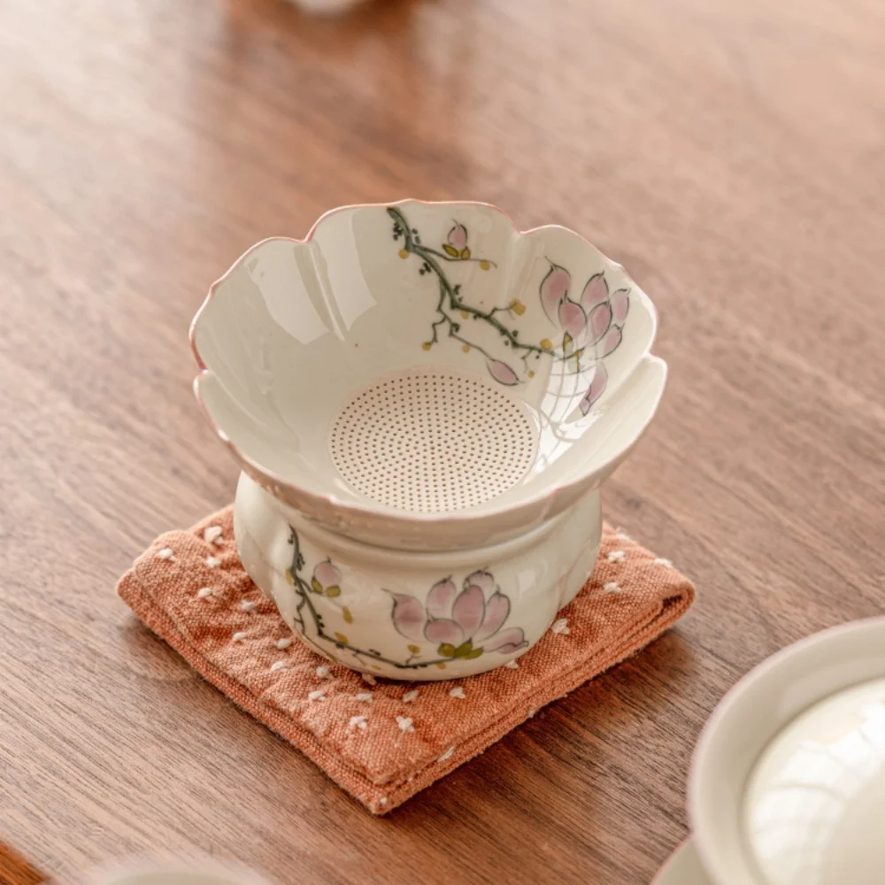Ceramic Kitchen Perforated English Tea Strainer With Tea Cup Hand Drawn Flower Shaped Tea Infuser Porcelain