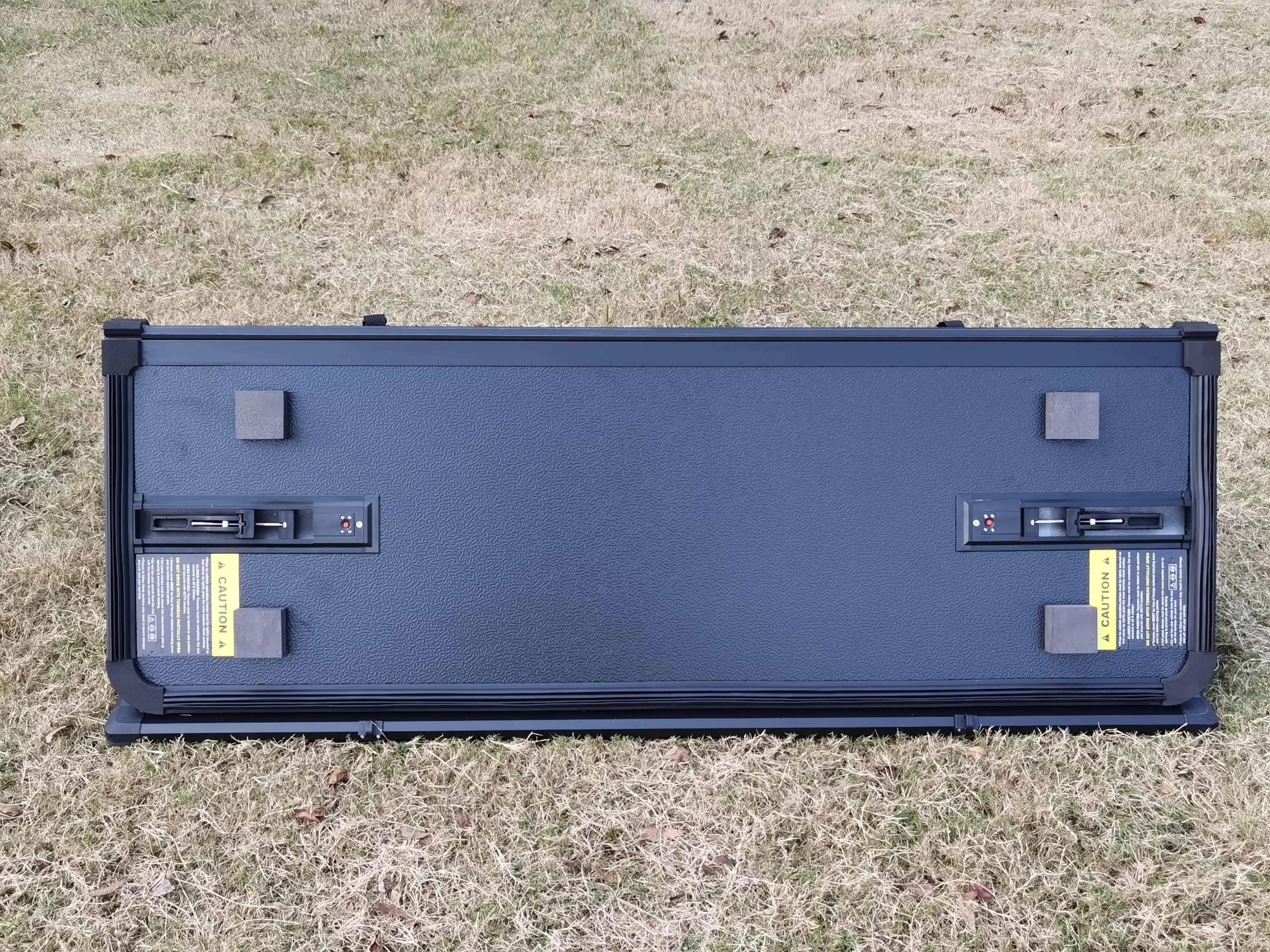 Factory 4x4 Truck Accessories Solid Fiberglass Hard Tri-fold Tonneau Cover for Chevrolet Colorado 5ft Compatible Ranger Model