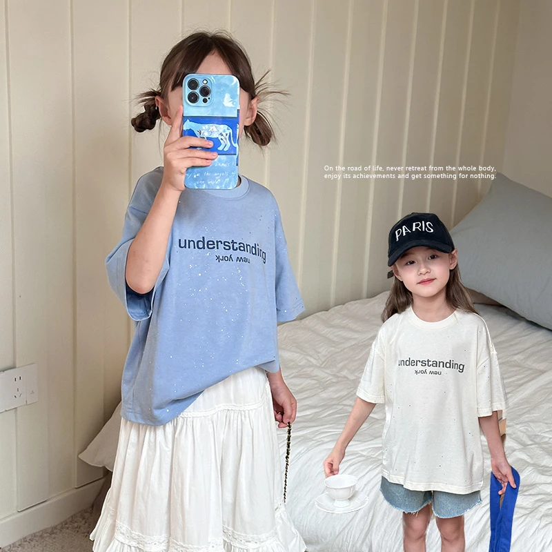 

Girl Shirt Top 2024 Summer Children Wear Girls Personality Chic Bling Bling T-shirt Cool Glitter Letters Short Sleeves Top