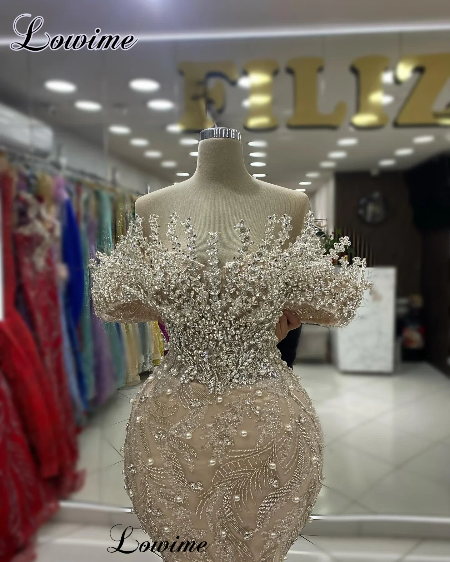 Vestidos de celebridades champán de dos piezas con tren desmontable sin hombros, Vestidos de Noche de cristales, exquisitos vestidos formales de alta calidad