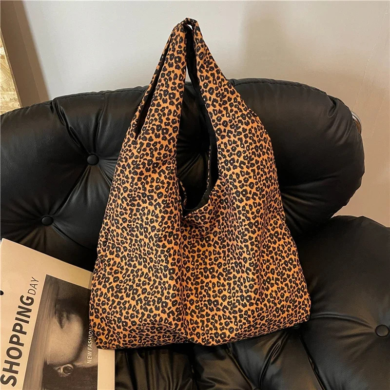 Portable Foldable Shopping Bag 2024 Fashion Versatile Leopard Pattern Underarm Shoulder Bag Large Capacity Commuter Tote Bag