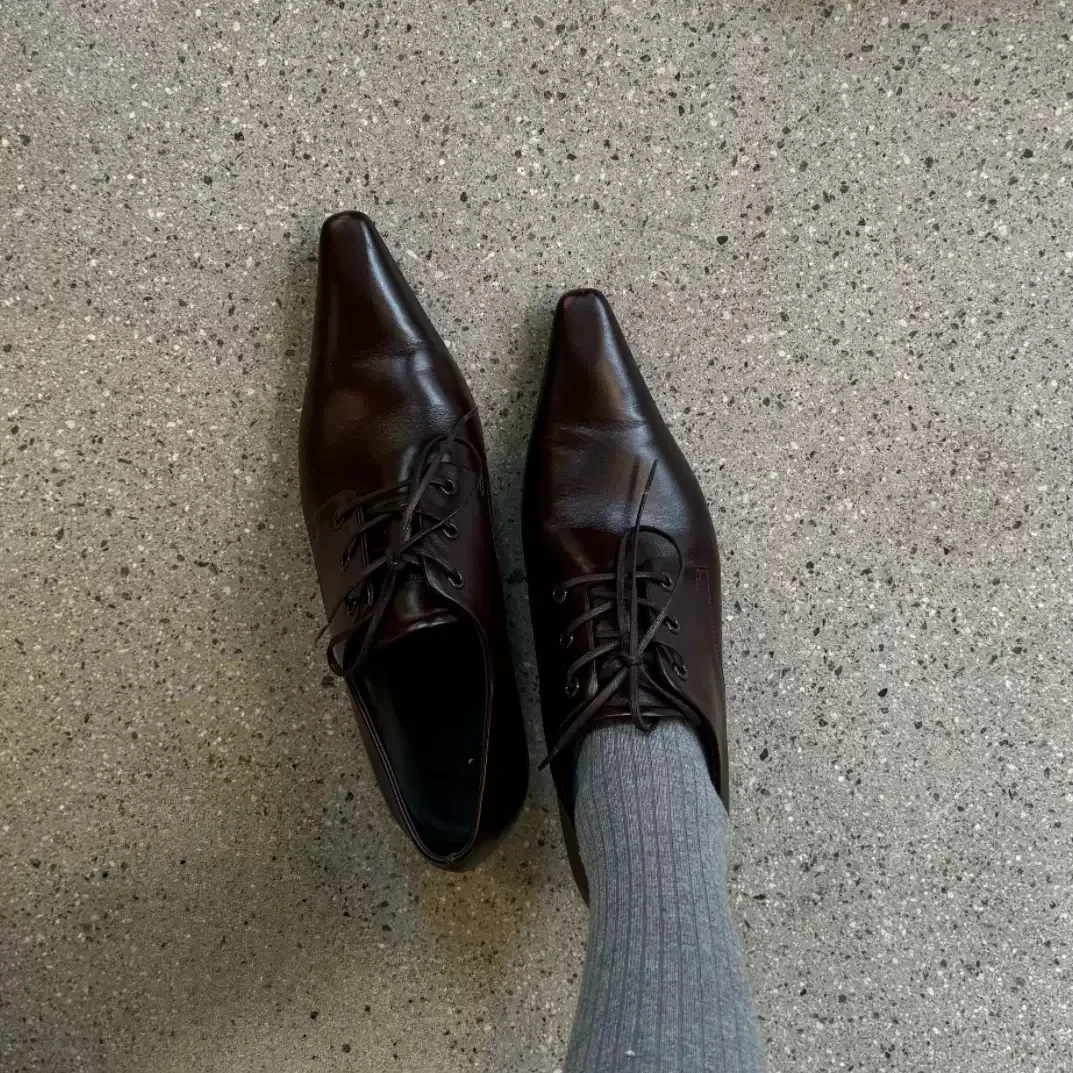 Women Black Leather Pointed Toe Oxford Shoes Lace Up Kitten Heel Retro Elegant Office Commuter Ladies Low Heel Dress Shoes