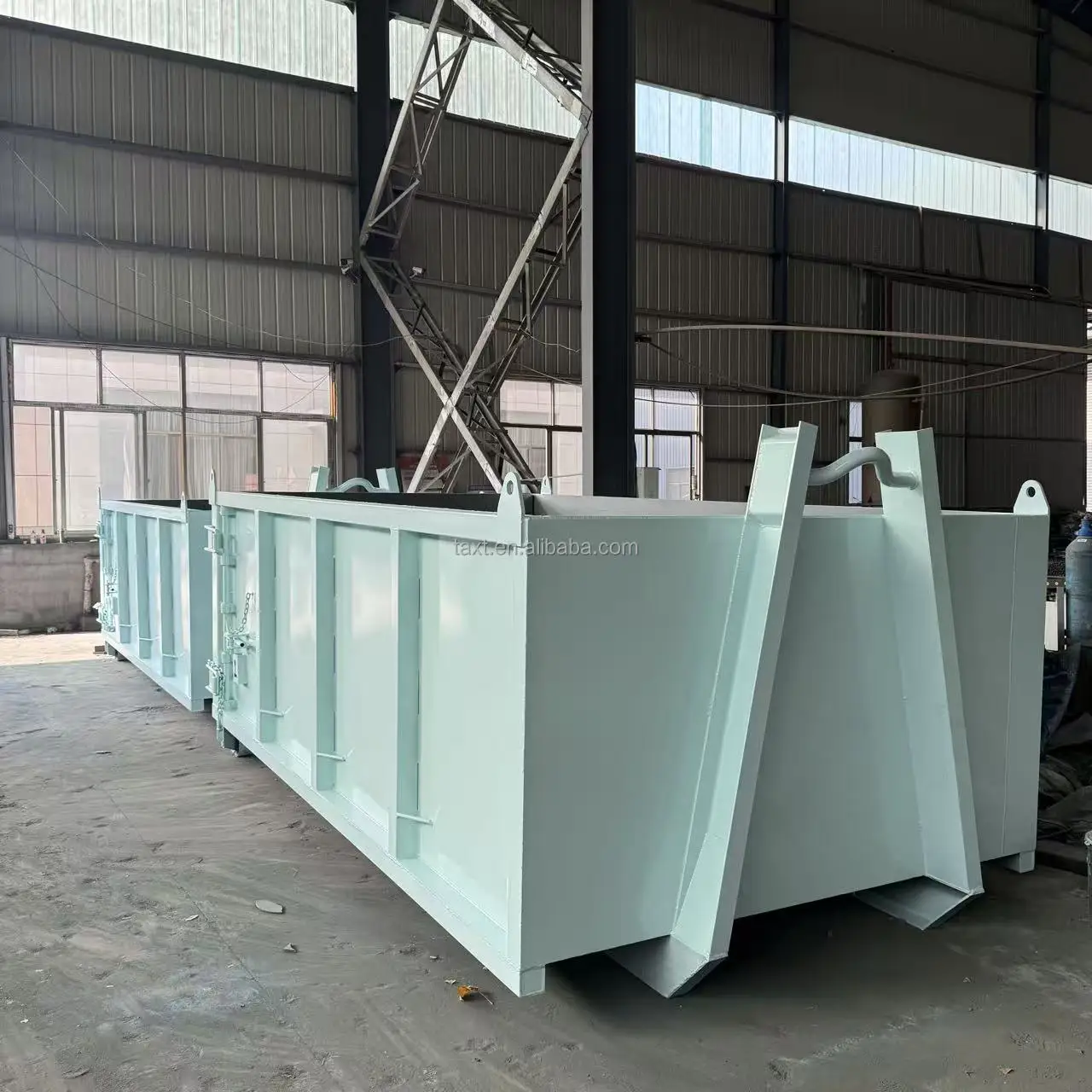 XINTUO  Hook Lift Bin Garbage Dump Truck Construction Dumpster Anti-Rust Powder Coated Hook Lift Dumpster