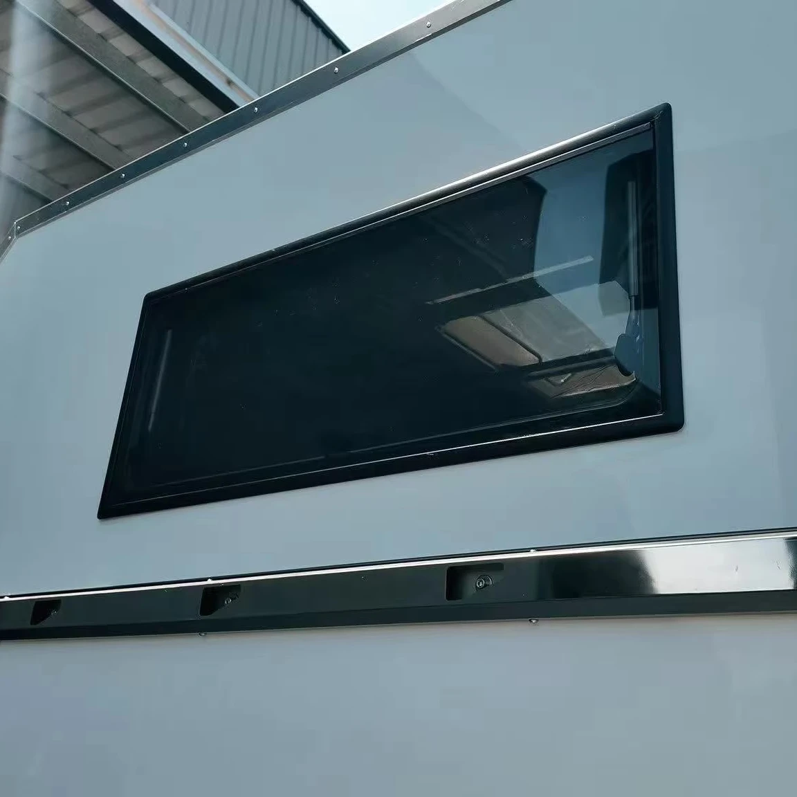 

1000x600mm Travel Equipments Caravans Side Hinge Window With Roller Blind And Flynet For Camping Van Motorhome