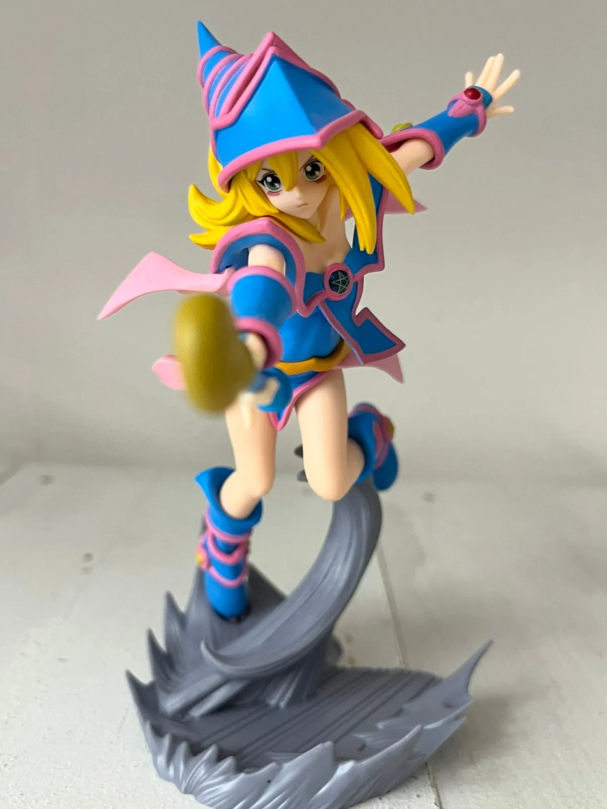 Gioco anime BANDAI da 20 cm Yu-Gi-Oh! Duel Monsters Atem Figure Battle Light Series Dark Magician Girl Model Toy Doll Action Figure