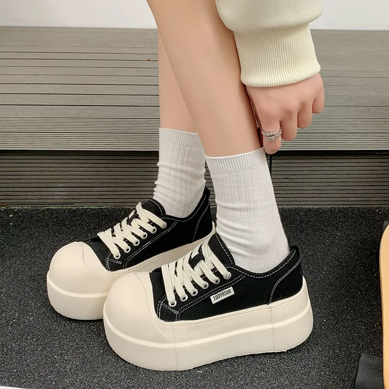

Small and Thick Soled Canvas Shoes for Women in Spring and Autumn 2026, New Fashionable and Versatile Lace Up Casual White Shoes