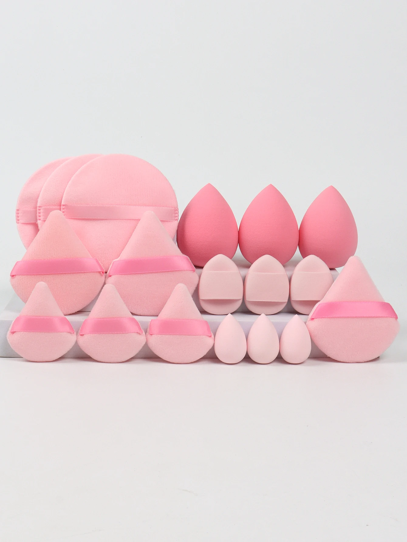 18 รายแรกของแผ่นล้างเครื่องสําอางแบบผ้าพันแผลใช้น้ํายาล้างเครื่องสําอางและแป้งเพื่อปกปิดฝ้า มิกซ์บีบีครีม รองพื้นชนิดน้ํา