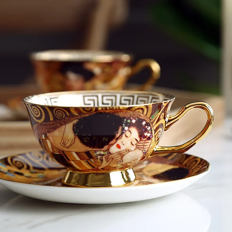 Coffee Cup Set Bone Porcelain Ceramic Tea Set Kiss Luxury Gift Ceramic Beverage Tea Cup with Spoon