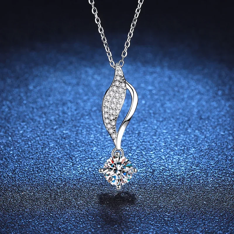 18K gold inlaid diamond pendant, moissanite single diamond necklace, women's PT950 platinum 1-carat collarbone chain