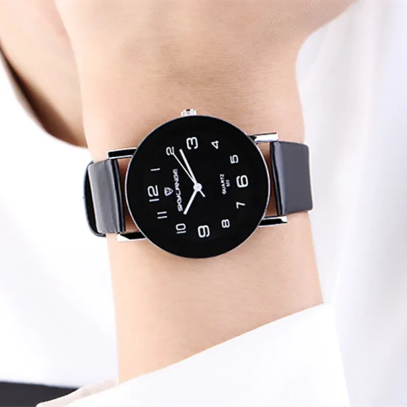 Nieuwe Armband Horloge Vrouwen Mode Lederen Zwarte Analoge Quartz Horloges Dames Vrouwelijke Klok Relogio Feminino Reloj Mujer