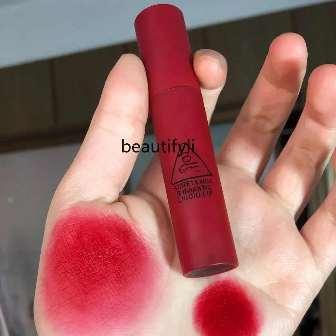 yj Berry Mousse Is So White! Lip Lacquer Bearberry/Claret