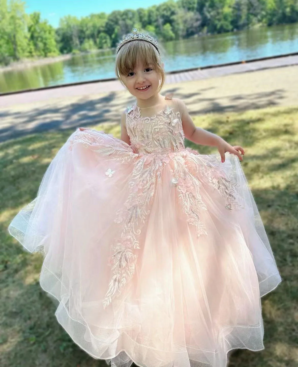 

Light Pink Flower Girl Dress For Wedding Tulle Puffy Applique Sleeveless Princess Kids Birthday Party First Communion Ball Gowns