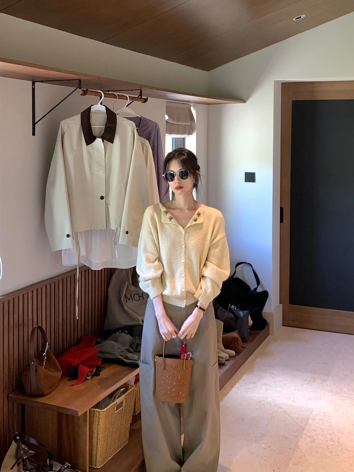 

Sweet Soft Korean Sle Women's Knitted Cardigan Long Sve Embroidered Flower Small Collar Open Front Casual Top