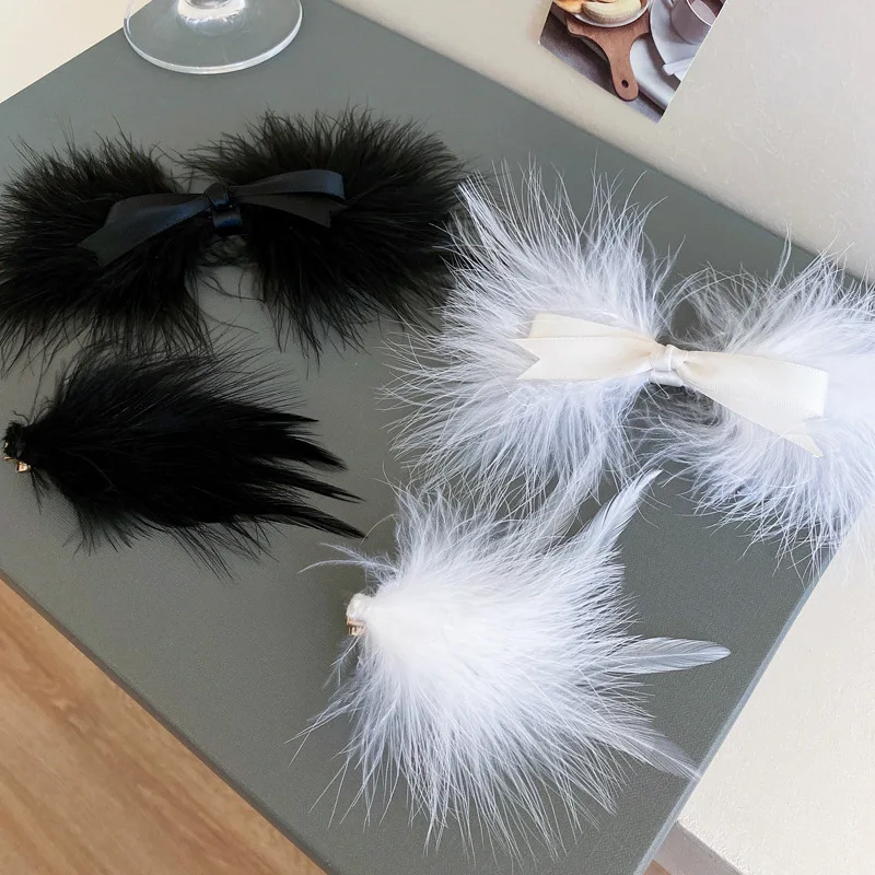 Black and White Feather Bow Hair Clip Metal Spring Clip Bohemian African Style Halloween Festival Witch Hair Accessory Clips