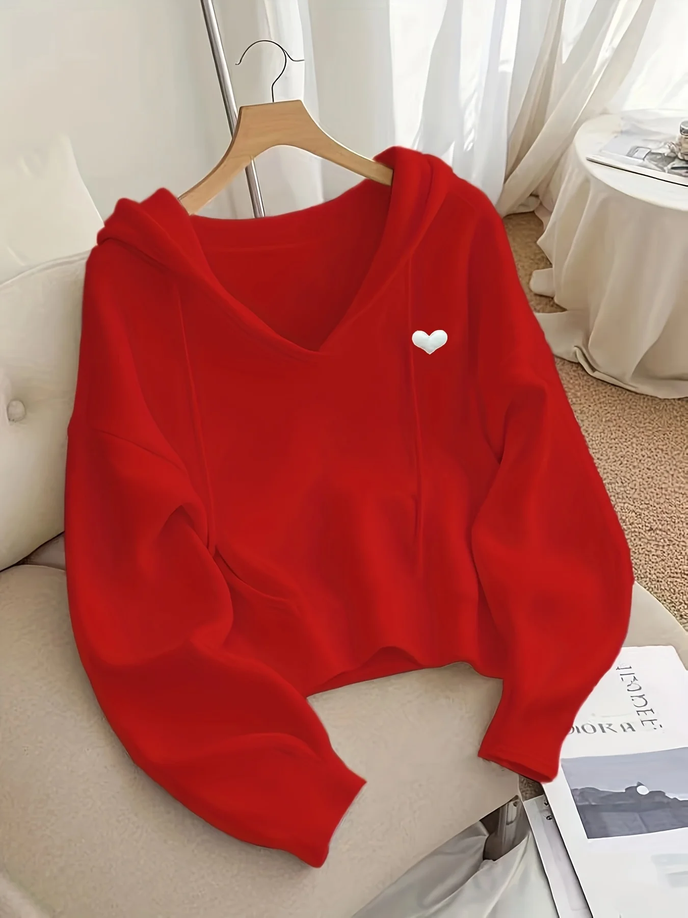 Women's V-neck hooded heart-shaped knitted top, casual style, suitable for spring, autumn, and winter