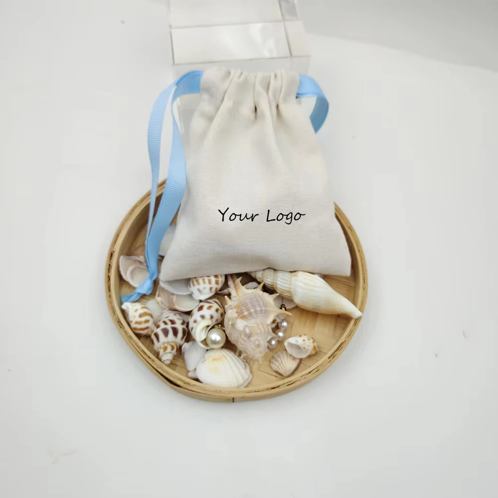 

50 шт., хлопковая сумка для ювелирных изделий с логотипом, белый муслиновый чехол на шнурке, холст, подарочная упаковка, карман для покупок, бусины, серьги, кольцо