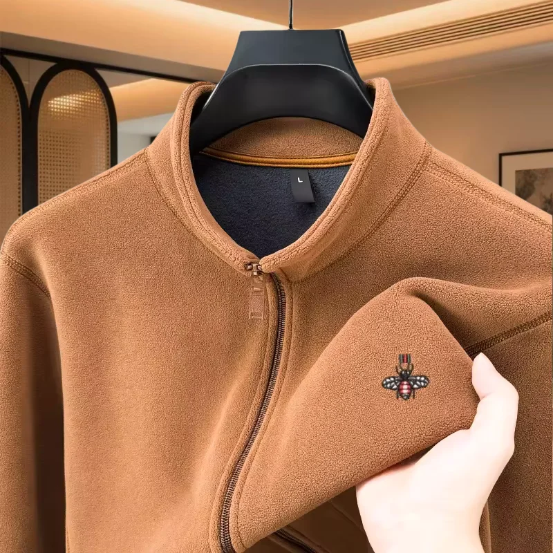 

Модный бренд, осень-зима, популярный удобный бархатный теплый топ, высококачественный мужской дизайнерский кардиган с вышивкой пчелы, хит продаж, кардиган на молнии