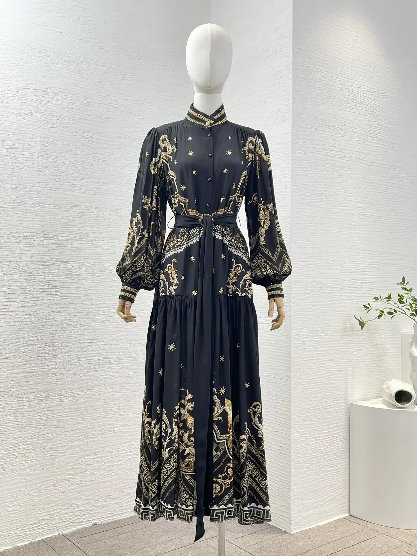 

2024 Black Gold Print Dress Long Sleeve Diamonds Pressed Stand Collar Pleat Midi Women Clothes New High Quality