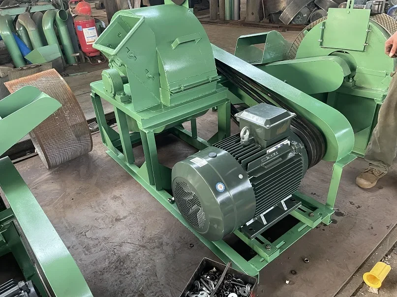 Factory Price 1 - 20 TON/H Electric / Diesel Engine Disk Wood Chipper Crusher Machine For sawdust machine wood pellet press