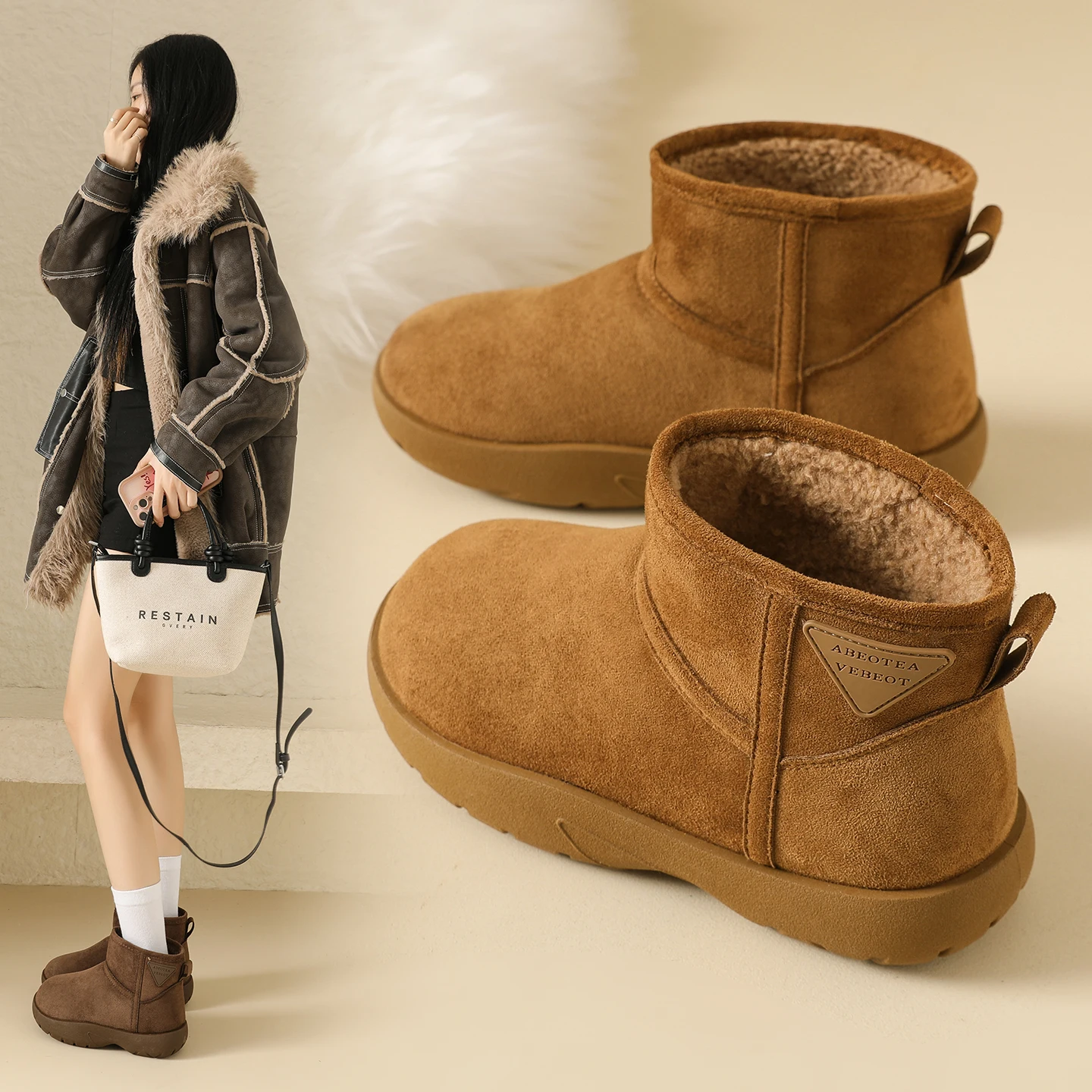 

Winter New Thick-soled Snow Boots for Women Warm and Insulated Fur-lined Cotton Shoes, Versatile Classic Tube-shaped Short Boots