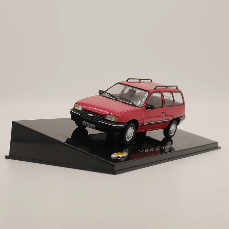 

Diecast Ixo 1:43 Scale Chevrolet Ipanema SL/E 1992 Chevrolet Alloy Car Model Collectible Toy Gift Souvenir Display Ornament