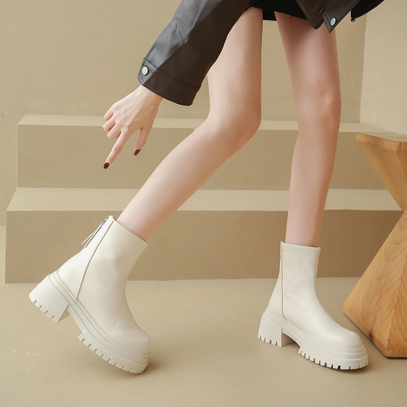 أحذية الكاحل ذات النعل السميك لزيادة الارتفاع للنساء لخريف وشتاء 2025 أحذية رفيعة قابلة للتمدد من الصوف على الطراز البريطاني الجديد
