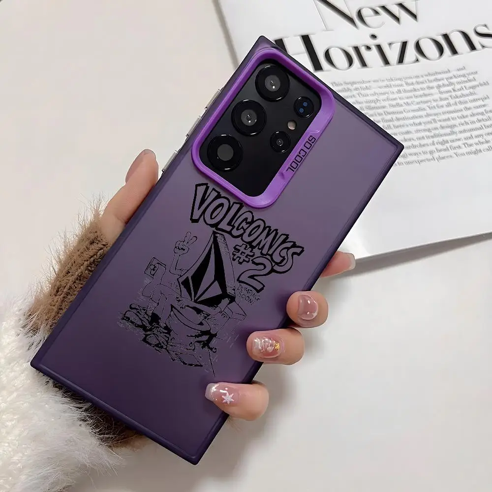 패션 브랜드 V-volcoms 삼성 갤럭시 S25 엣지 S24 S23 S22 S21 S20 울트라용 실리콘 실버 폰 케이스