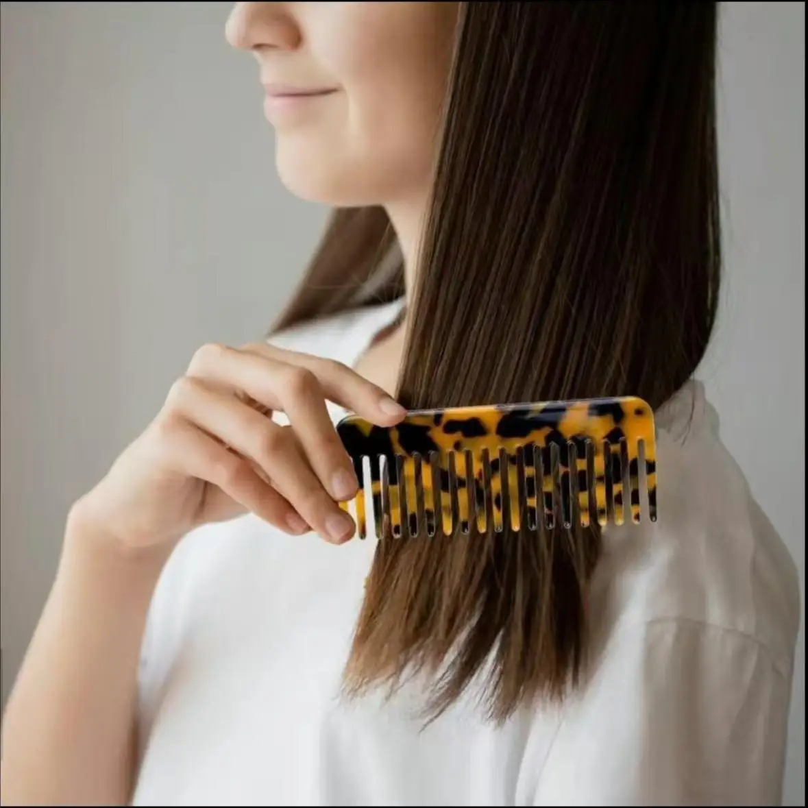 Tortoiseshell Wide Tooth Comb, Acetate Large Detangling Hair Comb for Curly Thick Hair, No Static Hair Styling Comb