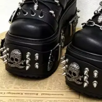 2026 Black Skull Spike Platform Ankle Boots Metal Chain Multi Buckle Motorcycle Boots Lace Up Gothic Punk Chunky High Top Shoes