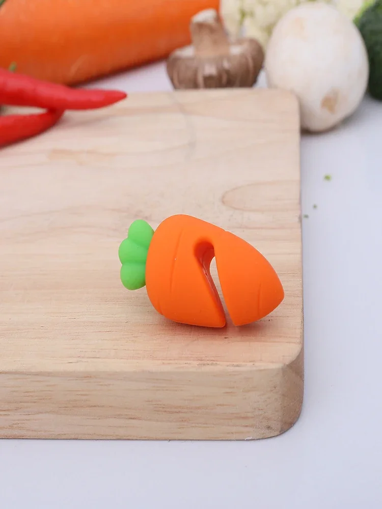 Creative shape carrot pot lid anti-overflow device silicone pot lid lift anti-overflow heat dissipation cooking porridge anti-ov