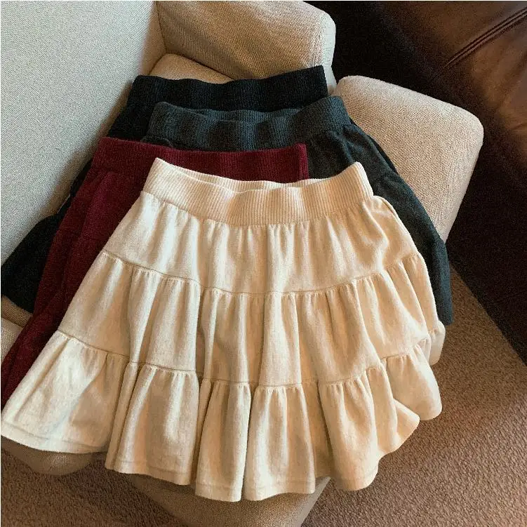 

2024 New Autumn and Winter Retro High-end Advanced Temperature Designed Fashionable Knitted Cake Skirt for Women Outfit