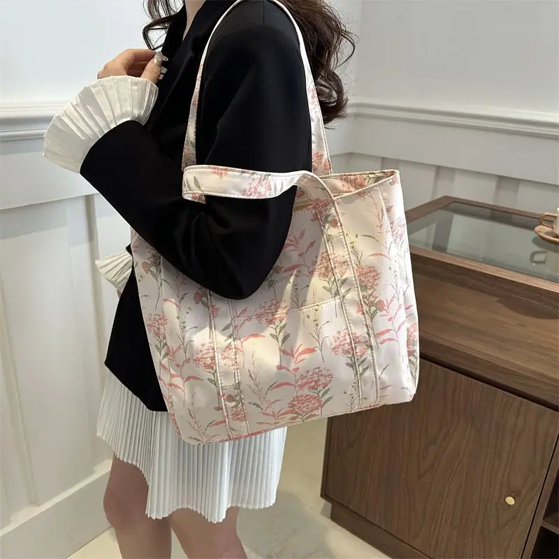 

Large Capacity Bag Women's Guofeng One Shoulder Underarm Casual Commuter Versatile Tote bags for women ladies hand bags handbags