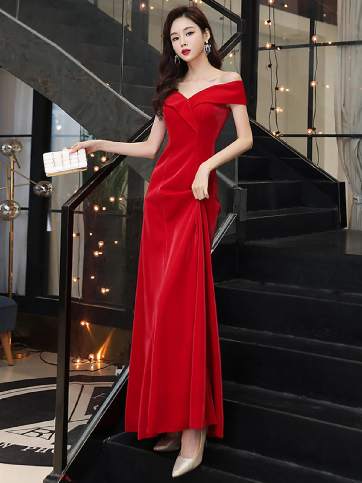 Elegant Simple Long One-Shoulder Red Wedding Dress for Bride Return Home Wine Ceremony Evening Gown A-Line Skirt Polyester