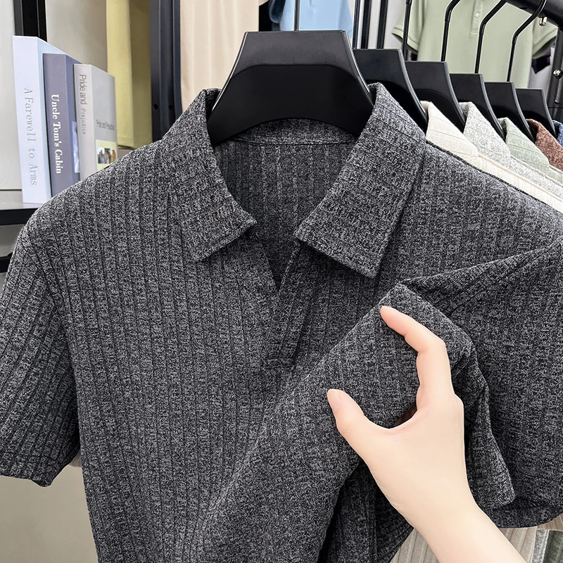 Herren Atmungsaktives Strick-Poloshirt Kurzarm V-Ausschnitt Gestreifter Stoff Bequem Leichtgewichtig Lässig Business Tägliche Kleidung – Detail 8
