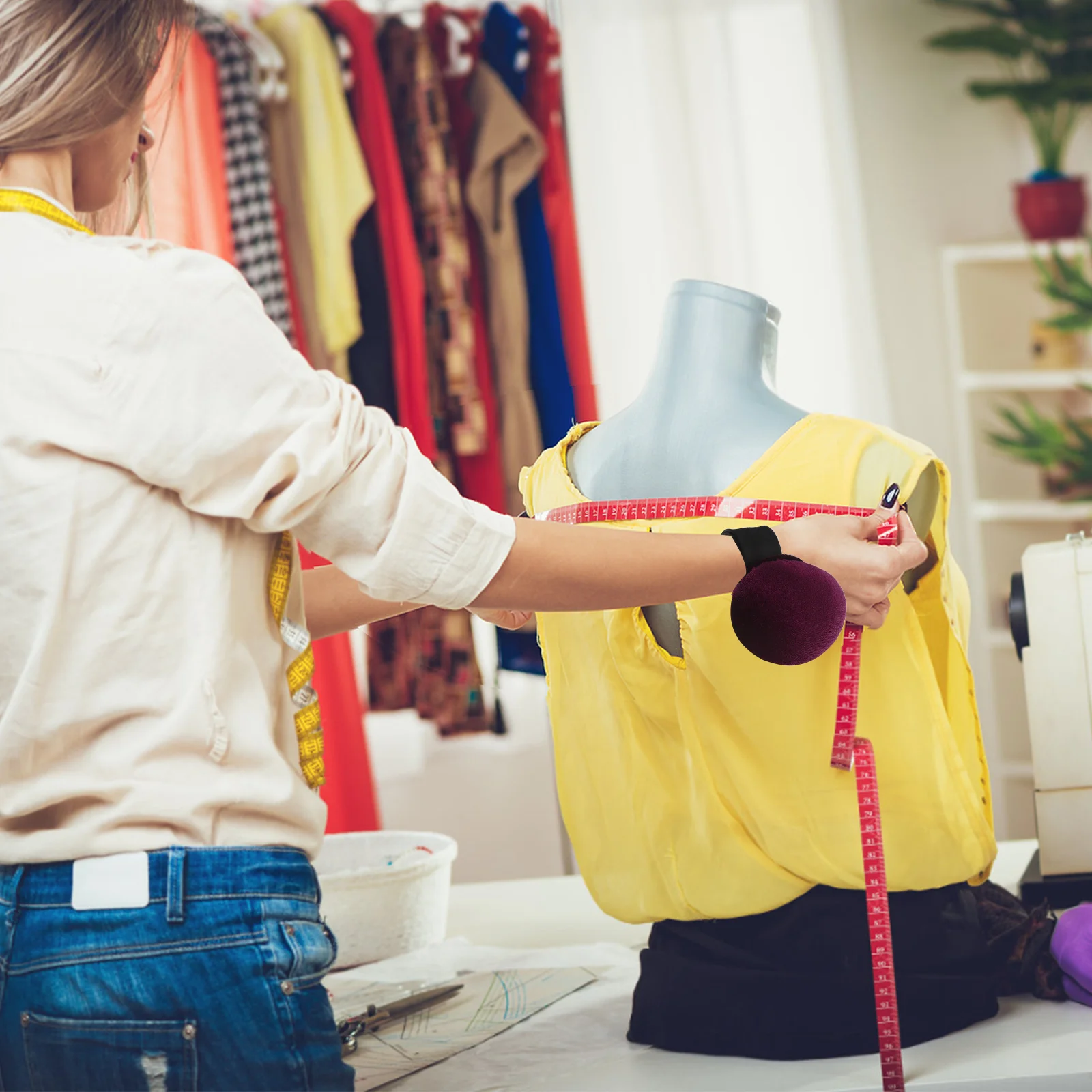 

Compact Wrist Pin Cushion Slap Bracelet Needle Storage for Sewing Crafts Quilting DIY Portable Sewing Essential Tool