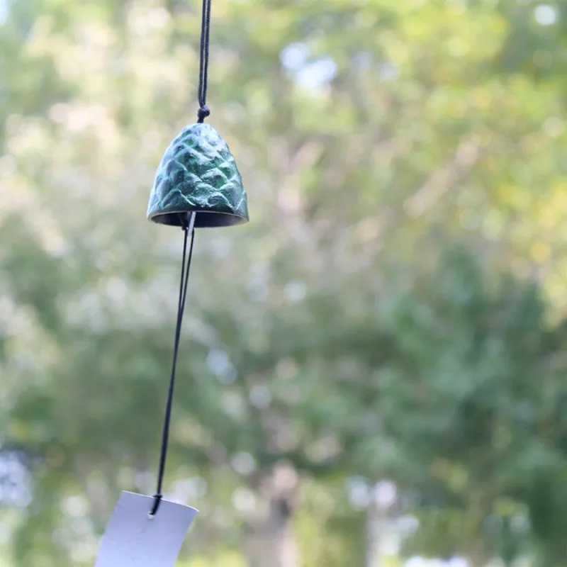 Outdoor Cast Iron Metal Wind Chime Japanese Style Iron Bell Pine Cone Iron Art Scenic Spot Gift Pendant Decoration Home Decor