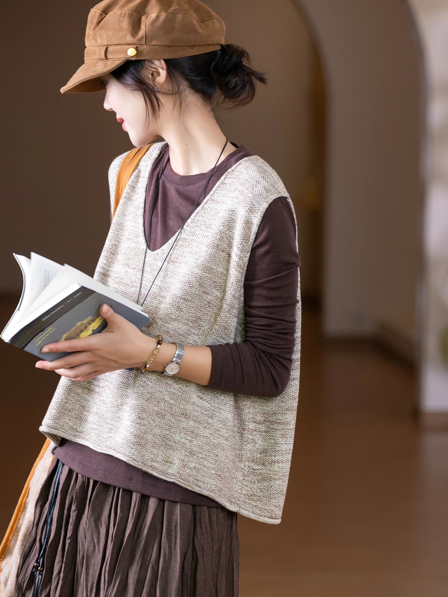 

Loose Knitted Wool Cotton Blend Vest Comfortable to Wear Anti-Wrinkle Snowflake Yarn Dyed Cotton Tead Easy to Wear Vest