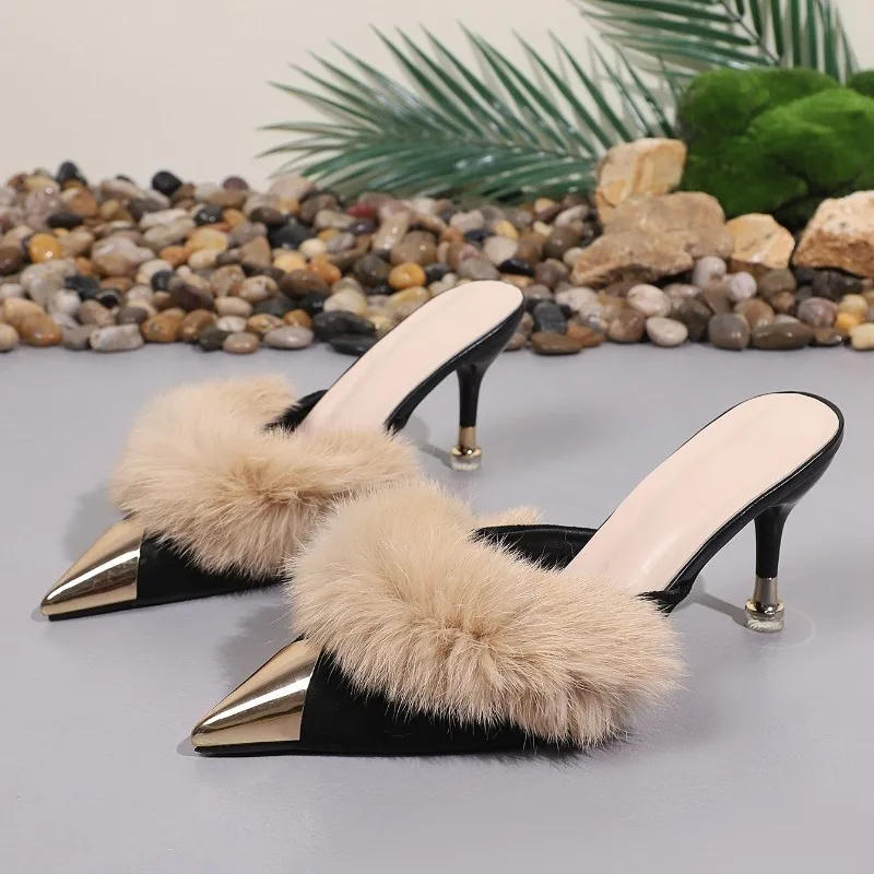 

Женские летние шлепанцы на высоком каблуке большого размера: новинка сезона, хит продаж, с острым носком, меховой отделкой и тонким каблуком. Модные женские босоножки.